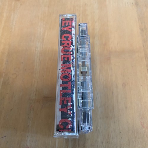 Motley Crue Cassette Tape Edition USA IMPORT RARE CORABI - Picture 3 of 3