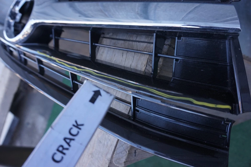 Toyota Highlander 2014 2015 parachoques delantero rejilla OEM # 53111-0E150-B Foto 3 de 4