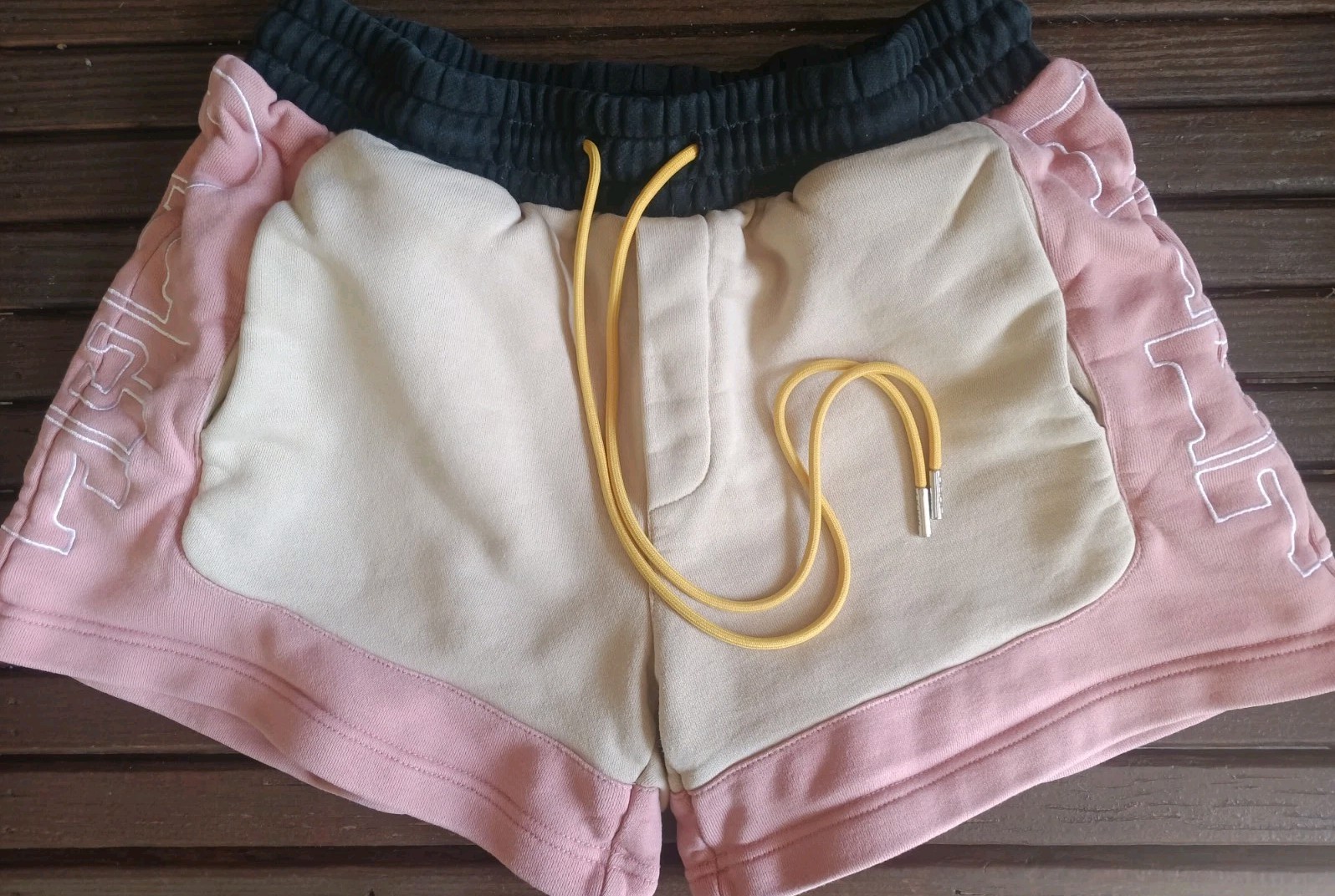 FILA Pantaloncini Diet Starts Monday Street Wear da uomo taglia Medium French Terry Row marrone rosa