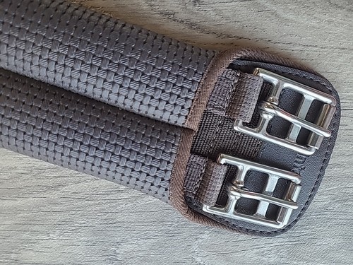 Wintec Waffle Weave Dressage girth, Brown ,25.1/2”.(ref. 331B) - Picture 3 of 7