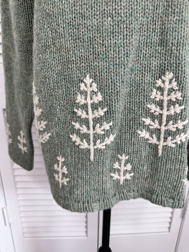 Vintage 1990's Eddie Bauer  100% Wool Green V-Neck Pullover Sweater Trees Medium - Picture 5 of 8