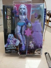 Monster High ABBEY BOMINABLE YETI Fashion doll with Pet Tundra & Accessories NEW
