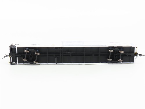 HO Scale BLMA Models 52016 ARMN UP Union Pacific Railroad 64' Reefer #111311 - Picture 10 of 11