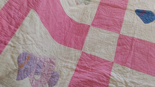 Special Antique "Dutch Girl" Handsewn Quilt. 74X90in - Picture 2 of 9