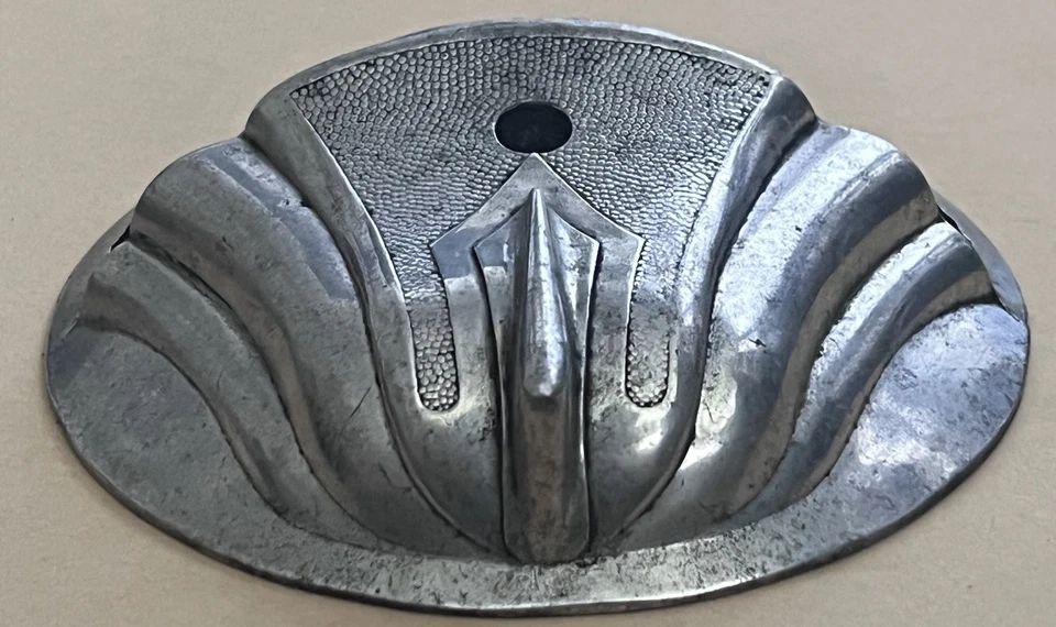 Cubierta de ventilación de calefacción de piso Art Deco de la década de 1920 para ambulancia de limusina fúnebre Cadillac de colección Foto 2 de 4