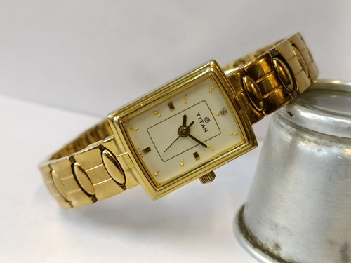 TITAN QUARTZ CREAM DIAL P786 INDIA WOMEN'S WORKING CONDITION - Imagen 5 de 18