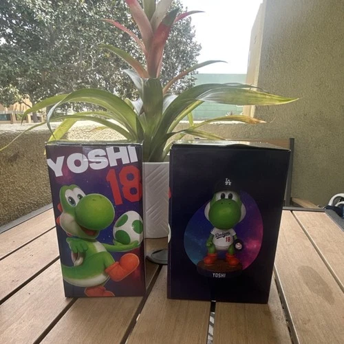 Yoshi Dodgers Exclusive Super Mario Galaxy Movie Bobblehead