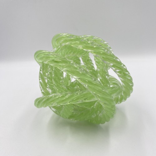 Escultura orbe nudo de vidrio soplado a mano cuerda retorcida verde claro decoración de arte moderno - Imagen 4 de 10