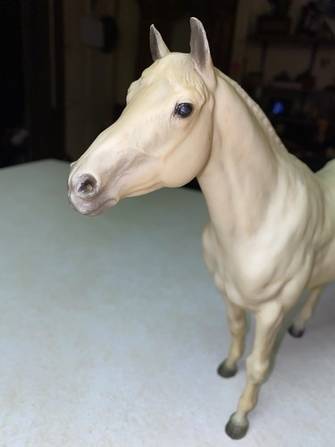 Breyer ABDULLAH Champion Trakehner #817 gris moteado 1989 edición limitada - Imagen 4 de 15