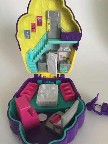 Polly Pockets World Cupcake Compact Mini House w/ Motor Scooter - Picture 2 of 5