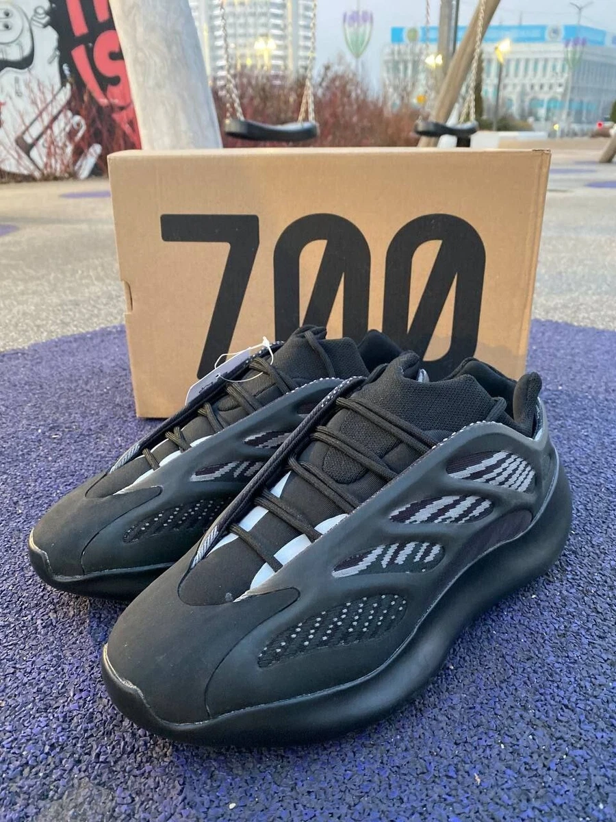 Adidas Yeezy Boost 700 v3