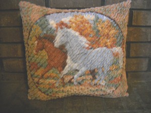 PILLOW-CHENILLE-16-034-HORSE-THROW-PILLOW-DECORATIVE-FARM-ANIMAL-LIVESTOCK