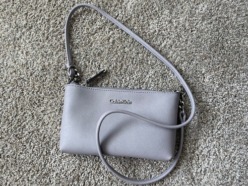 Cartera Bandolera Pequeña Lavanda Calvin Klein ENVÍO PRIORITARIO GRATIS EE. UU. - Imagen 3 de 8