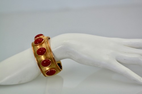 Buccellati Yellow Gold Wide Coral Bracelet 18K - Picture 5 of 12