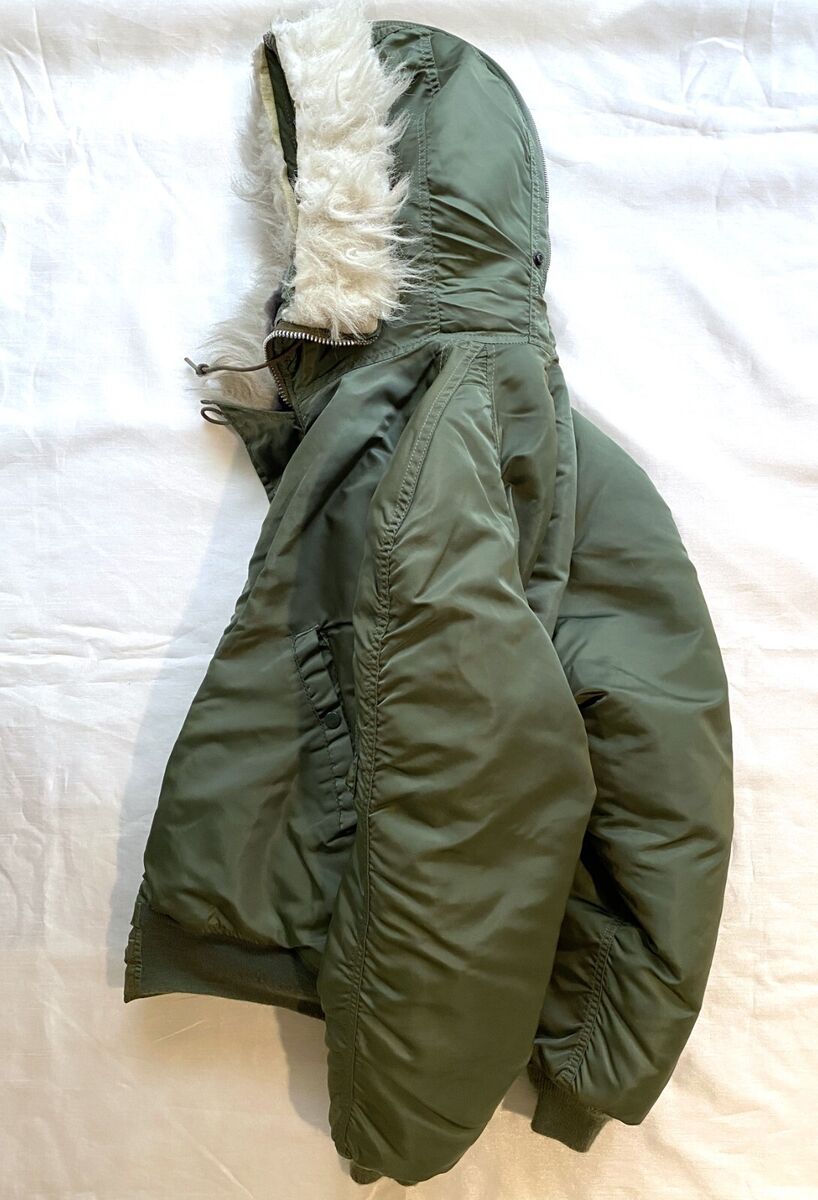 Vintage ALPHA IND JACKET FLYING MAN'S HEAVY ATTACHED HOOD N Vintage ALPHA IND JACKET FLYING MAN'S HEAVY ATTACHED HOOD N