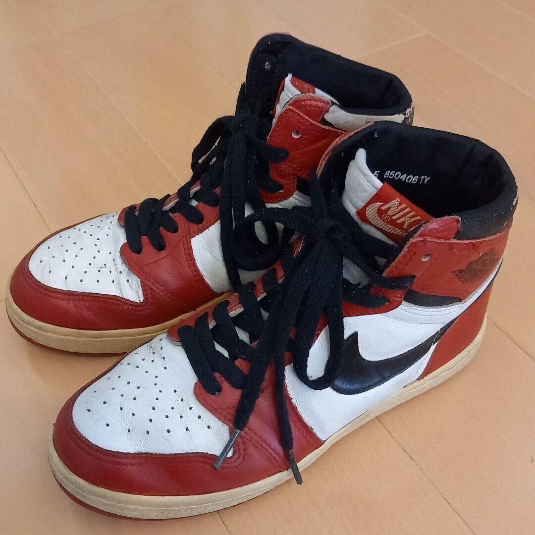 NIKE Air Jordan 1 Sneakers Chicago Color Vintage Made in NIKE Air Jordan 1 Sneakers Chicago Color Vintage Made in