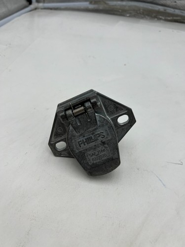 PHILLIPS 15-720UM SAE J560 7-Way 2 Hole WIRE TRAILER SOCKET PLUG - Picture 4 of 8