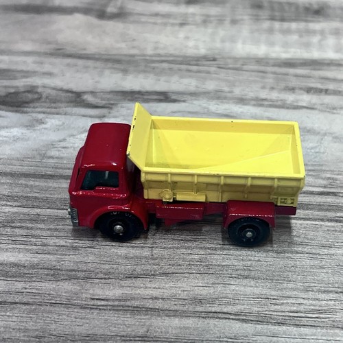 Vintage Lesney Matchbox Series No. 70 Yellow/Red Grit Spreading Truck 9 - Picture 4 of 10