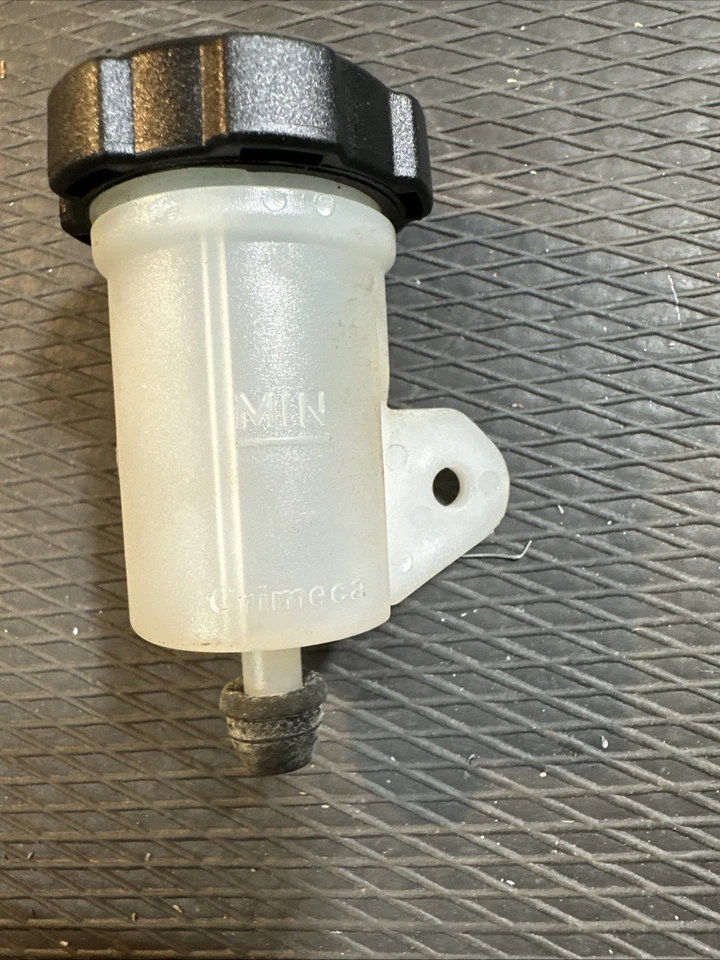 Serbatoio Olio Freni Anteriori Piaggio Tutti 50  Gilera Fuoco Cod 274598 - Immagine 3 di 3