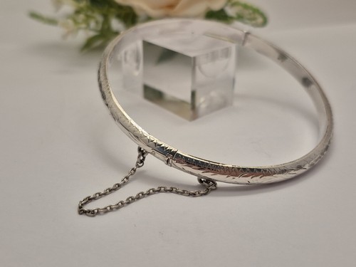 Sterling Silver Hallmarked Slim Hinged Bangle. - Picture 9 of 11
