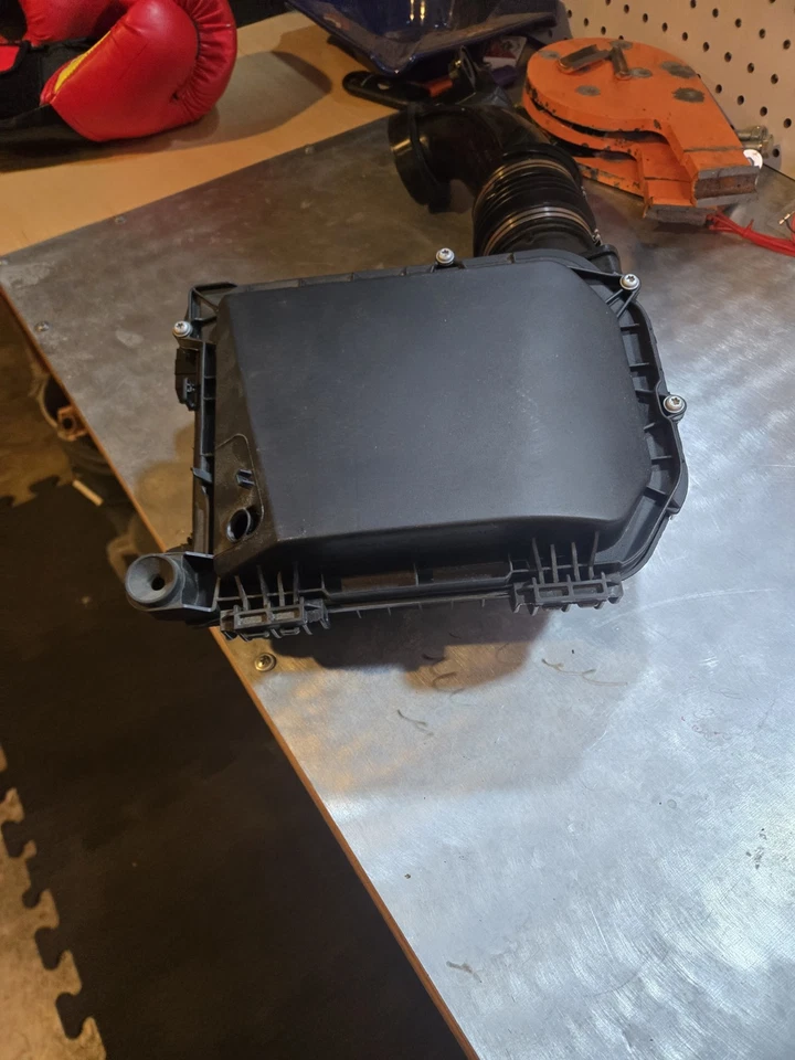 Mercedes-Benz C43 AMG 2018 caja de admisión de aire lado izquierdo del conductor LH 2760903701 17-20 Foto 4 de 4