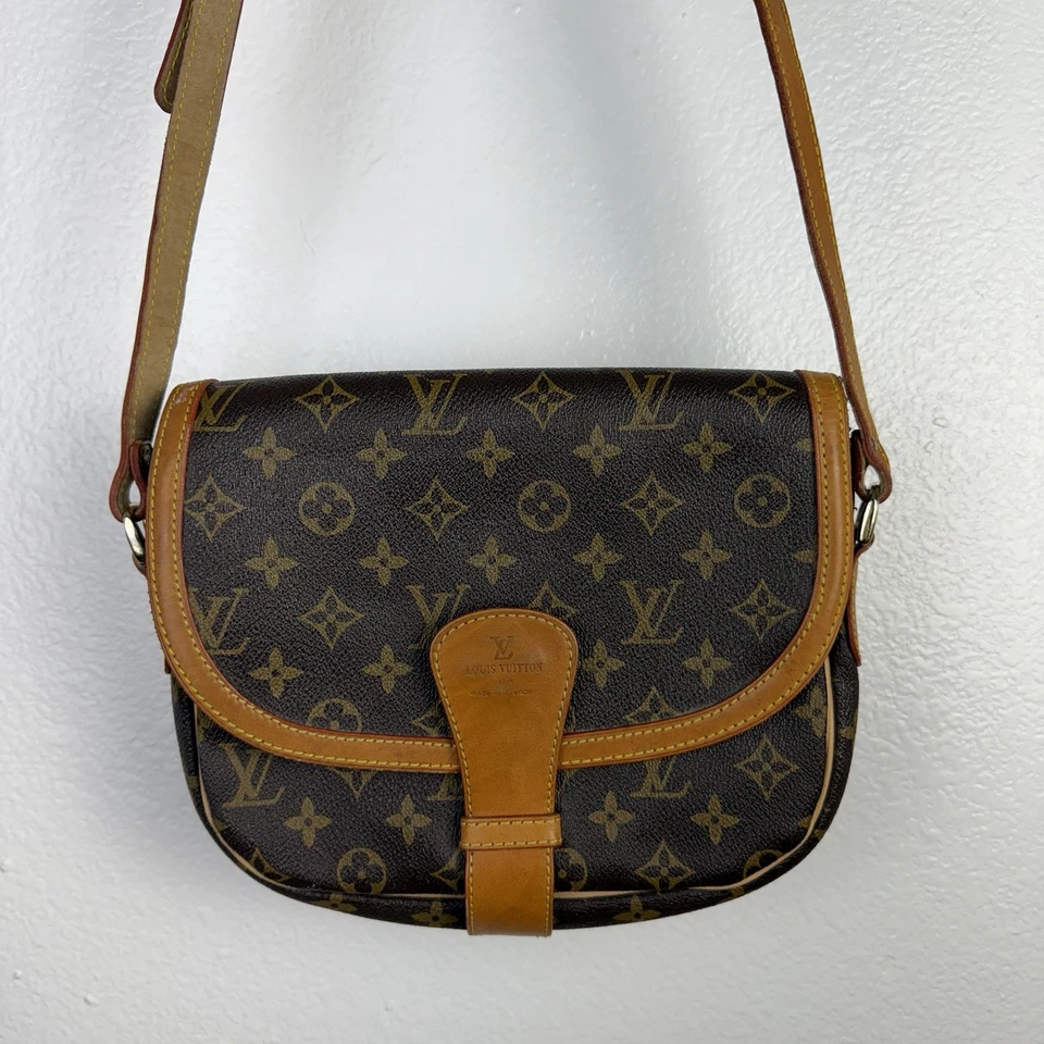 Bolso Bandolera Louis Vuitton Vintage Monograma Cuero Borde Marrón Icónico Foto 2 de 4