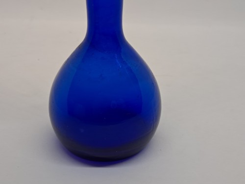 Vintage 8” Hand Blown Cobalt Blue Glass Stem/Bud Vase Sleek Style - Picture 6 of 6