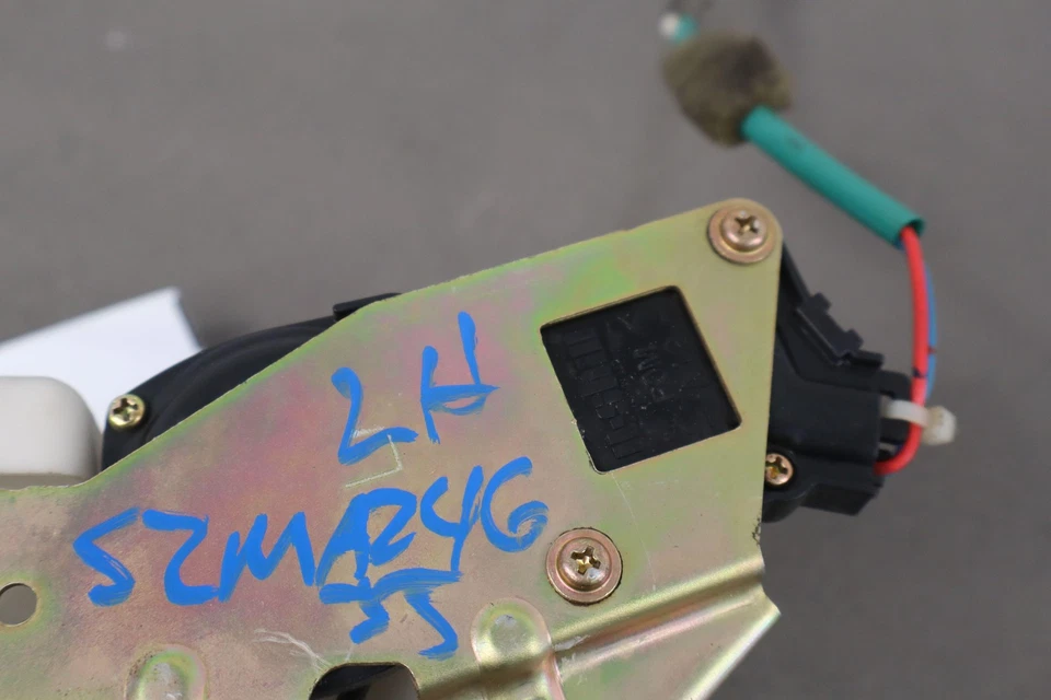 Pestillo de puerta izquierda del conductor Mazda Miata NB 2001-2005 con actuador eléctrico de bloqueo de puerta Foto 2 de 4