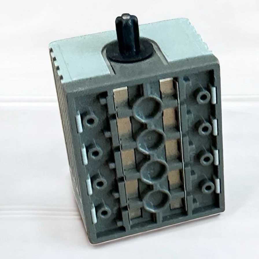 Lego Dacta 2838c02 Motor Eléctrico con Eje Negro Base Gris 9V (5x4x2 1/3) 5114 Foto 2 de 4