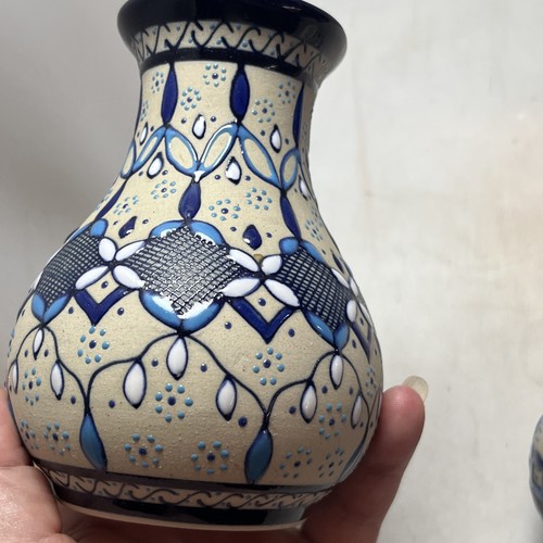 2 Javier Servin Textured Handmade Mexican Pottery Vases Signed 4.75 and 3.5" - Picture 3 of 4