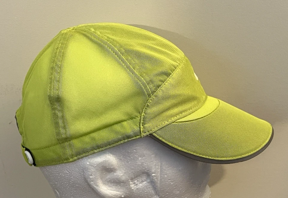 Gorra de tenis ajustable de malla verde neón Nike de 7 paneles Foto 3 de 4