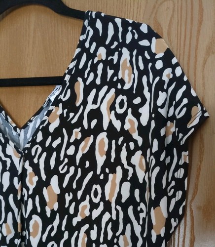 Womens Size M Bar Iii Animal-Print V-Neck Top Short Sleeve New With Tags - Picture 3 of 7