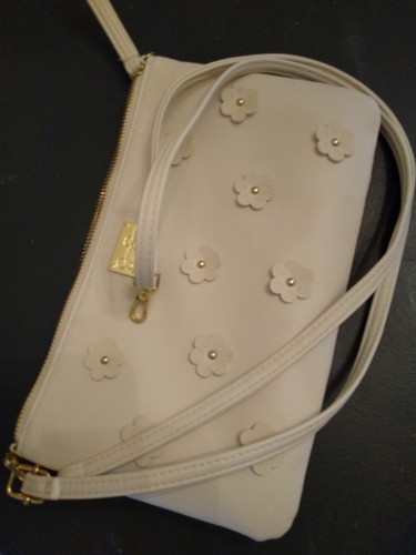 Jessica Simpson Crossbody Wristlet Purse W/Flowers-off White - Picture 5 of 6