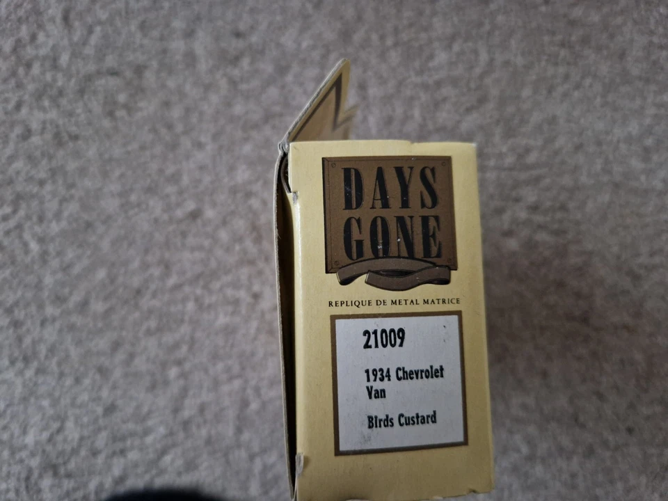 LLEDO DAYS GONE CLASSIC 'BIRDS CUSTARD' 1934 CHEVROLET VAN MODEL REF 21009 - Image 3 of 3