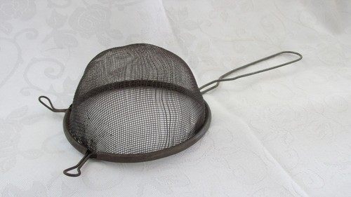 Vintage Metal Wire Mesh Strainer Sieve Metal Handle & Tabs 12' x 5" - Picture 3 of 4