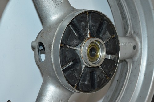 SUZUKI GSX 600 F AJ HINTERREIFEN HINTERRAD REIFEN RAD FELGE HINTEN WHEEL RIM - Bild 16 von 17