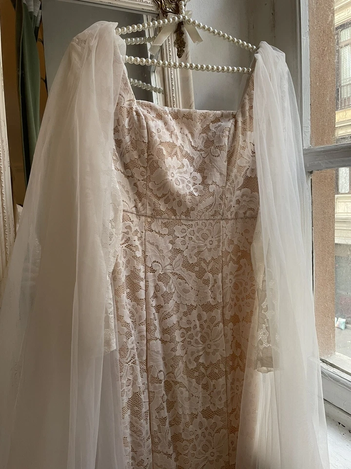 Abito Da Sposa In Pizzo - Immagine 2 di 4