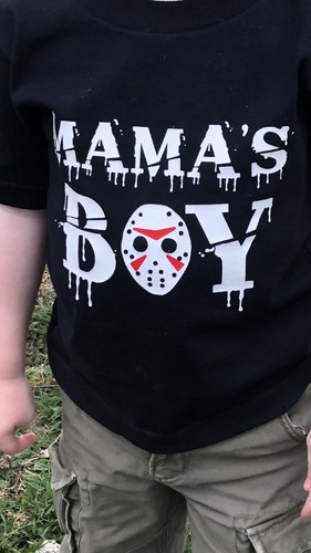Neu Mama Junge T-Shirt Kleinkind Jason Horrorfilm 2T 3T 4T 5/6 Halloween Freitag - Bild 1 von 3