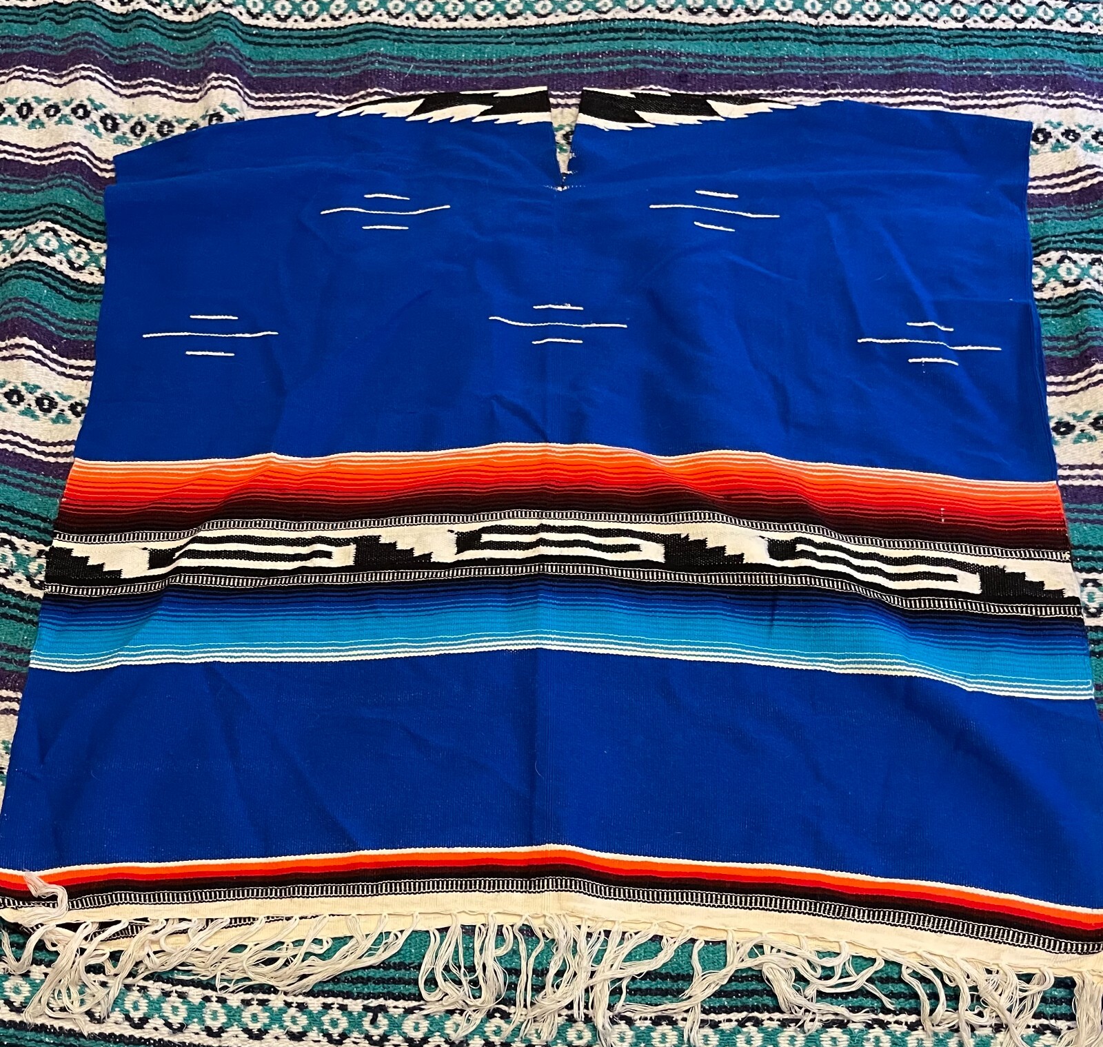 Vintage 1960s Vibrant Mexican Poncho Saltillo Ser… - image 11