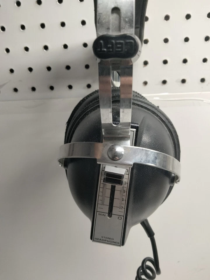 Vintage Channel Master 6407 Dynamic Stereo Headphones Great Condition Not Tested - Image 4 of 4