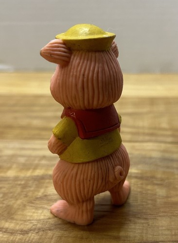 Vintage Pair of Three Little Pigs Figures - HG Toys 1988 - Yellow and Red - Picture 14 of 20