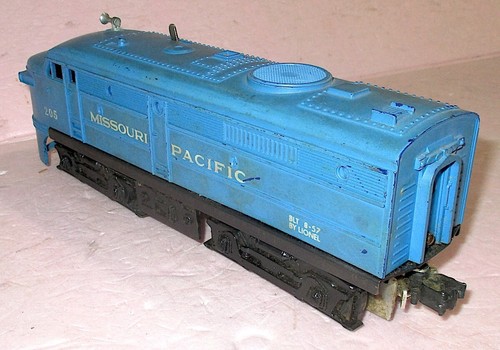 Lionel Postwar 205 Missouri Pacific Powered Diesel Locomotive TESTED & GOOD - Picture 3 of 5