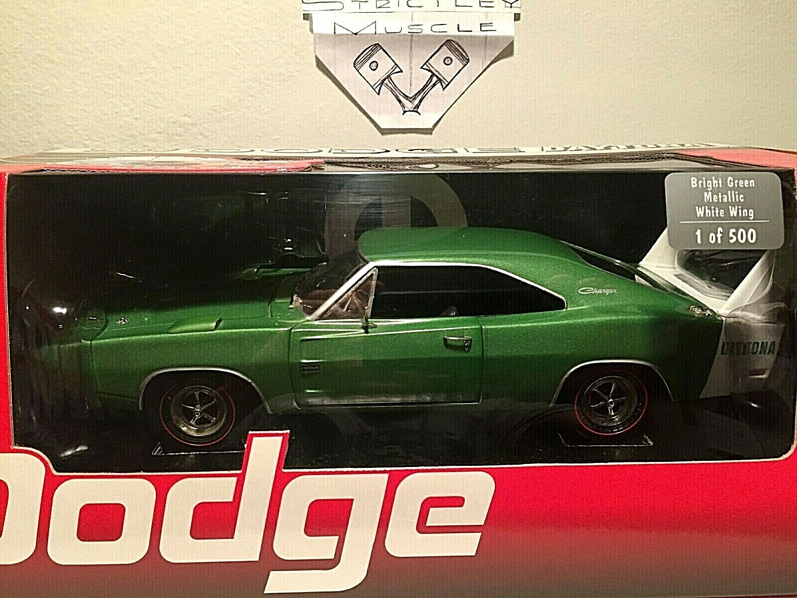 1 18 scale 1969 Dodge Charger DAYTONA HEMI 426 Coupe-bright Grün metallic ext 1 18 scale 1969 Dodge Charger DAYTONA HEMI 426 Coupe-bright Grün metallic ext