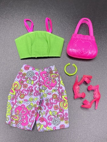 🟢💖🟢Mattel Barbie Fashion Clothes Outfits, shoes plus accessories🟢💖🟢 - Picture 3 of 3