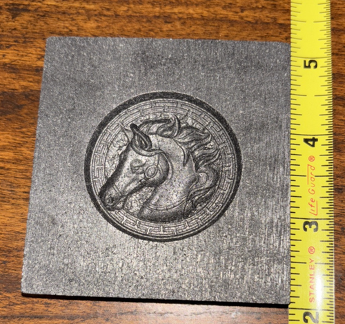 Colgante circular cabeza caballo molde grafito lingote 3D - Imagen 6 de 6