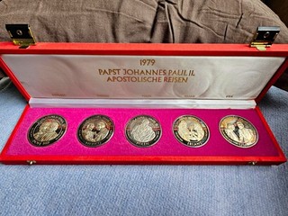 1979 Papst Johannes Paul II. Apostolische Reisen Medaillen Set im Etui