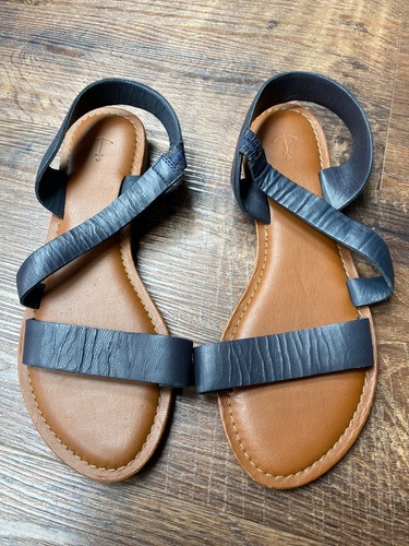 Ladies Sea Salt navy sandals size 6 new without tags