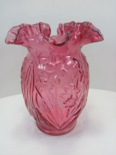 Vintage Fenton Country Cranberry Daffodil 9752 Vase