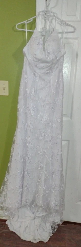 Wedding Dress SIZE 12 excellent Condition - Image 4 of 4