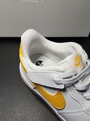 KINDER GRUNDSCHULE NIKE AIR FORCE 1 LOW EASYON WEISS/UNIVERSITY GOLD GRÖSSE 3Y - Bild 7 von 9